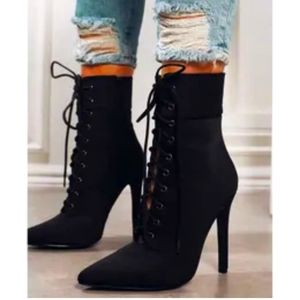 Use size 5.5 black ankle boot